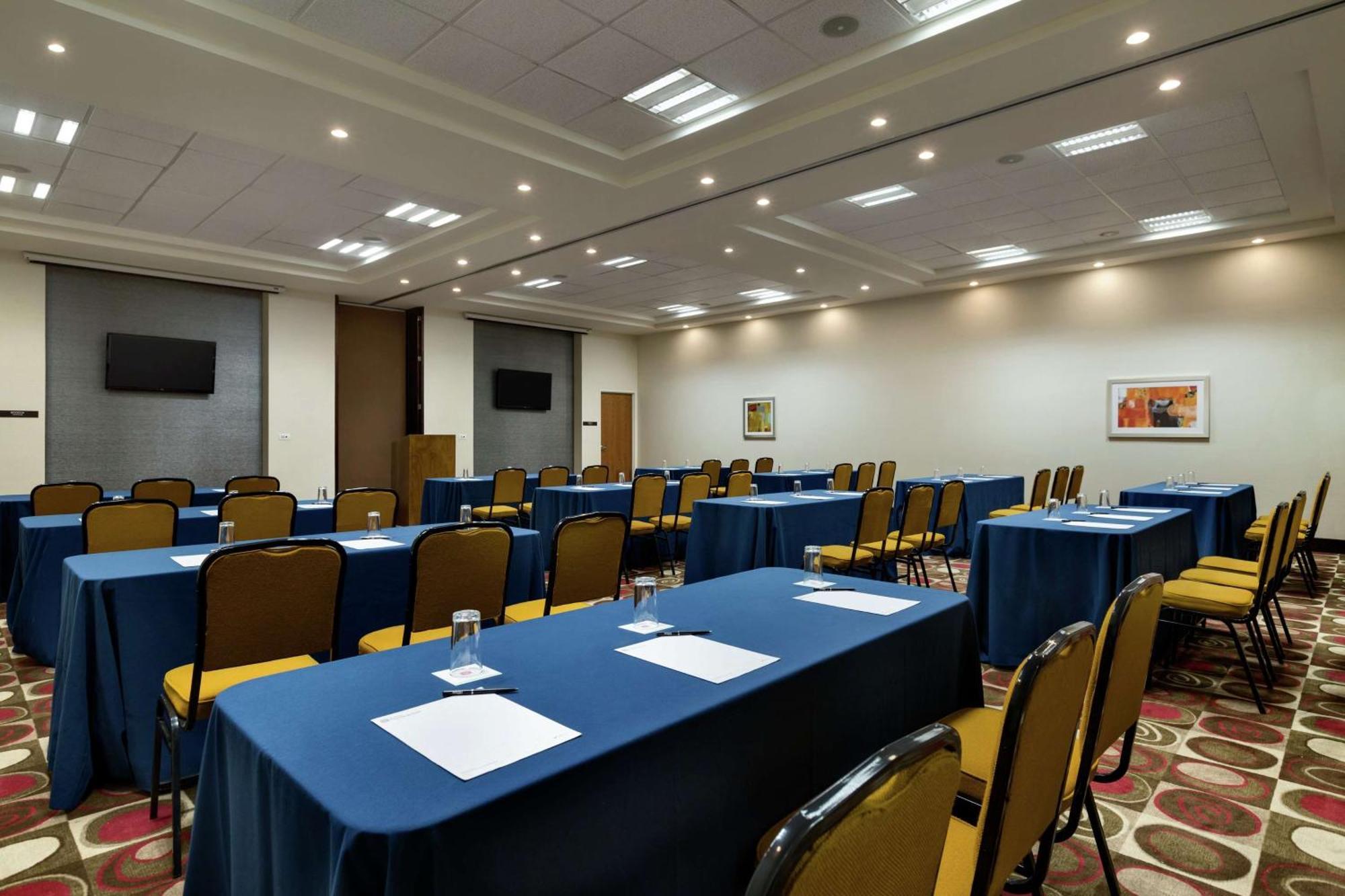 Hilton Garden Inn Querétaro Exteriér fotografie